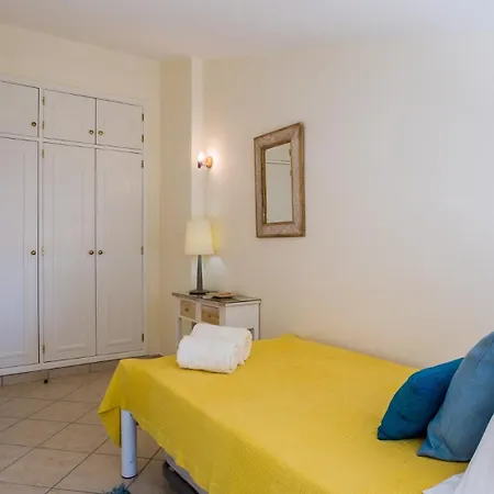 Apartment 3 Bed With Airconditioning, Sea And Poolview Near Alvor