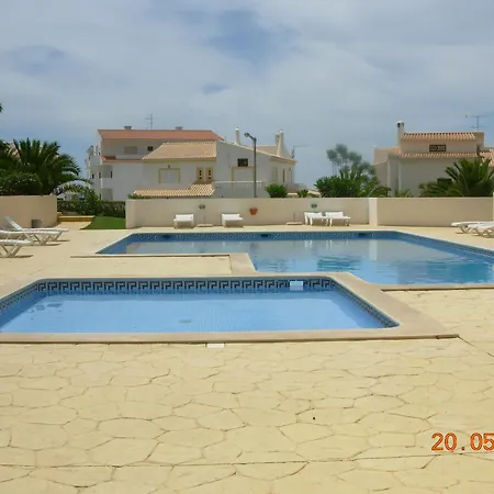 Apartment 3 Bed With Airconditioning, Sea And Poolview Near Alvor