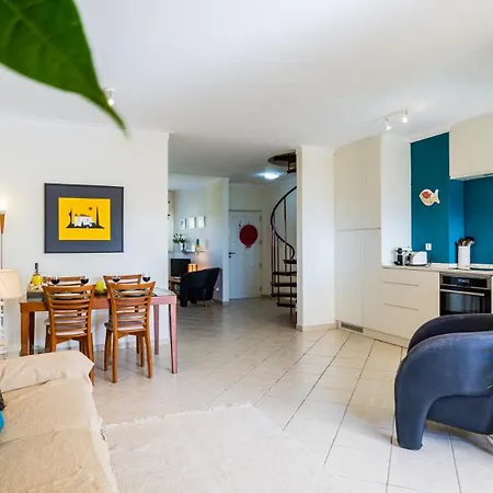 Apartment 3 Bed With Airconditioning, Sea And Poolview Near Alvor
