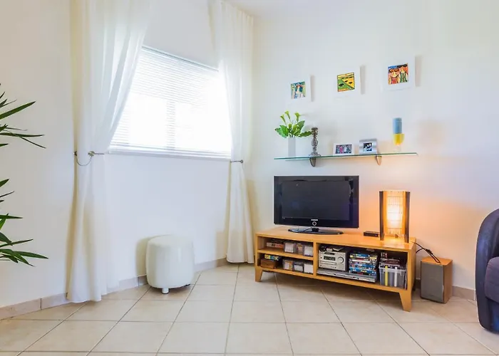 3 Bed With Airconditioning, Sea And Poolview Near Alvor