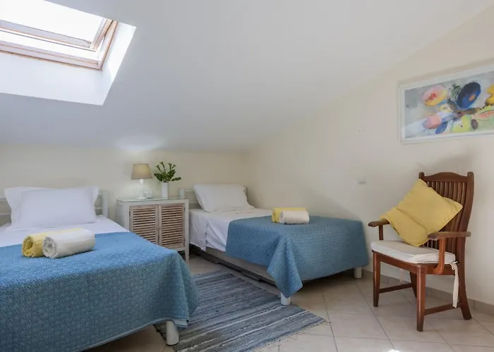 3 Bed With Airconditioning, Sea And Poolview Near