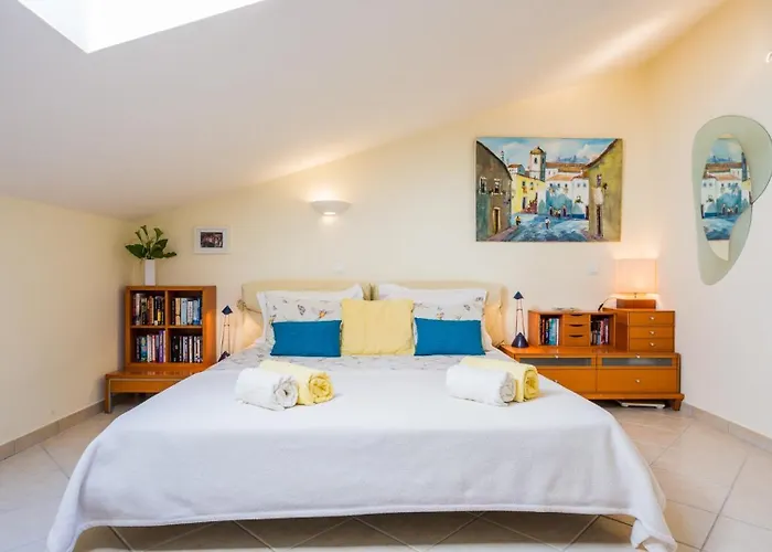 Lägenhet 3 Bed With Airconditioning, Sea And Poolview Near