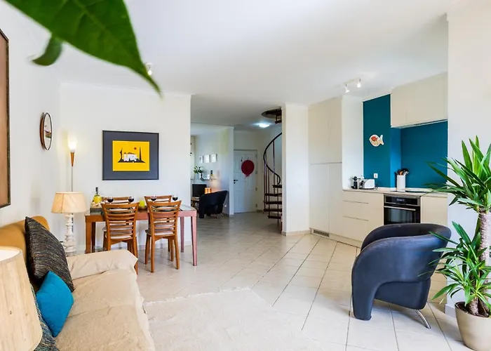 Lägenhet 3 Bed With Airconditioning, Sea And Poolview Near Alvor